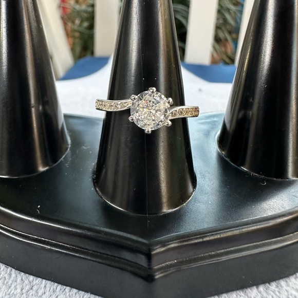 New 925 Italy Sterling Silver Elegant Women's Ring with Clear Stones Size 7 - Picture 8 of 11